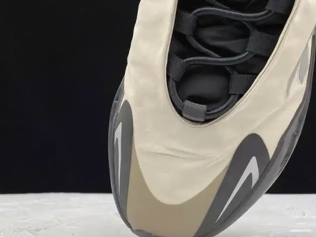 Boost FY3729 MNVN Bone Yeezy 700 Adidas 0502